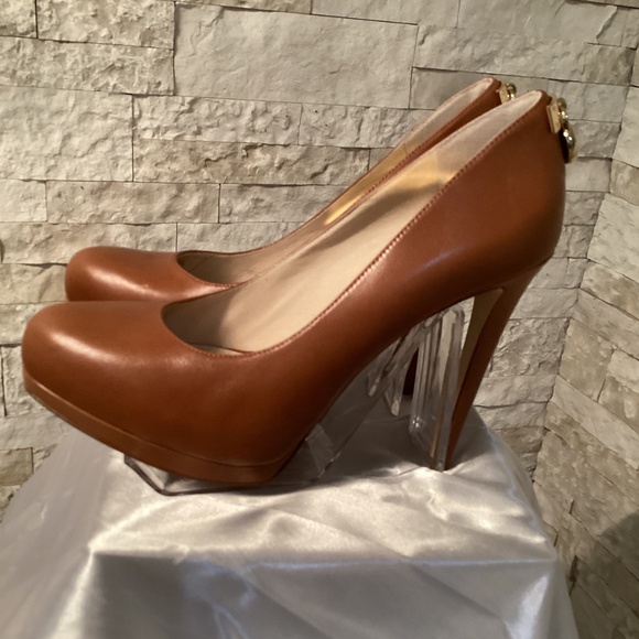 Michael Kors Hamilton Platform Pump - Picture 3 of 10